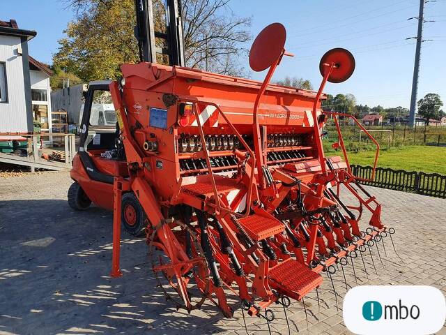 Siewnik uniwersalny KUHN INTEGRA 3000 - 1